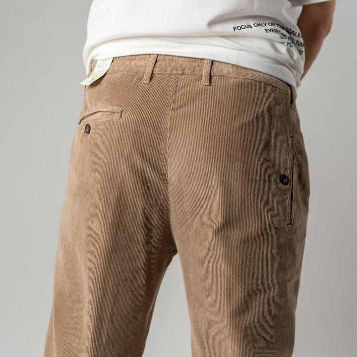 Berna Pantalaccio in Velluto a Coste Coloniale Uomo