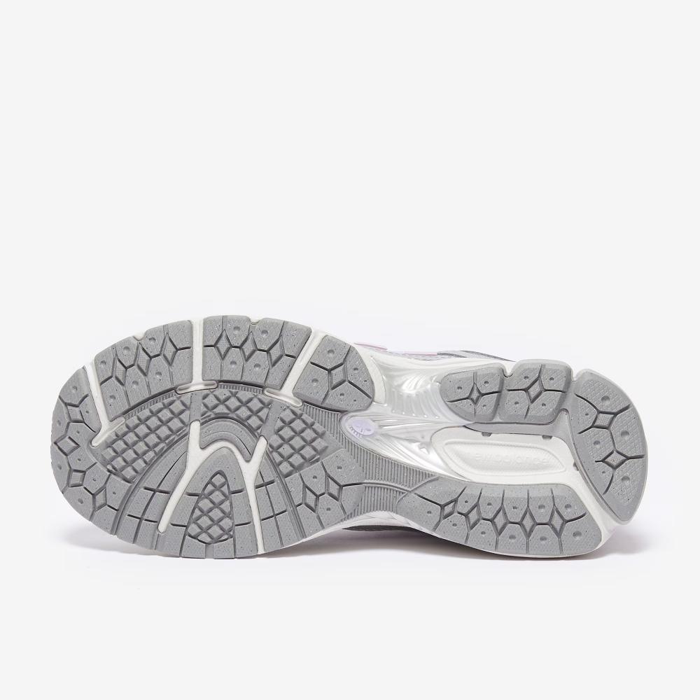 New Balance Sneakeres 1906 Silver