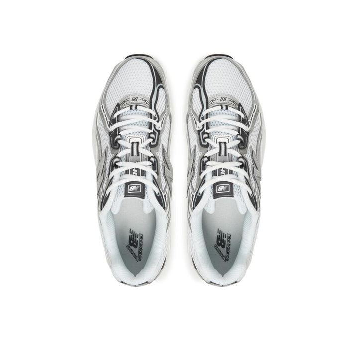 New Balance Sneakers U740