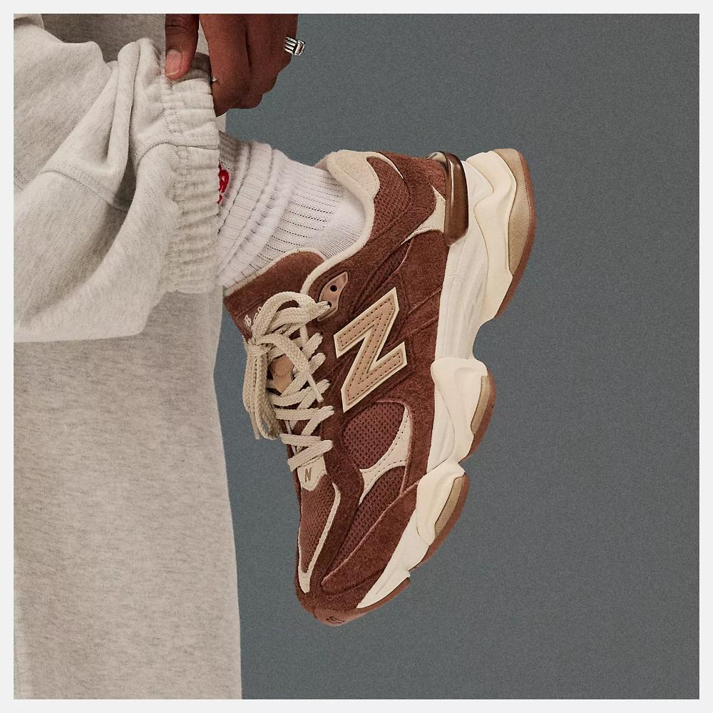 New Balance Sneakers 9060 Brown