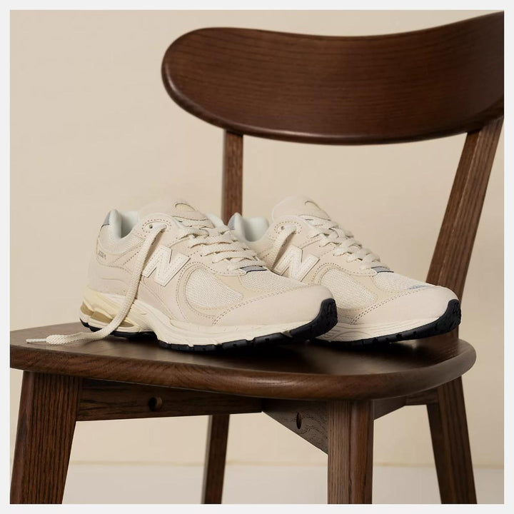 New Balance Sneakers 2002 Beige