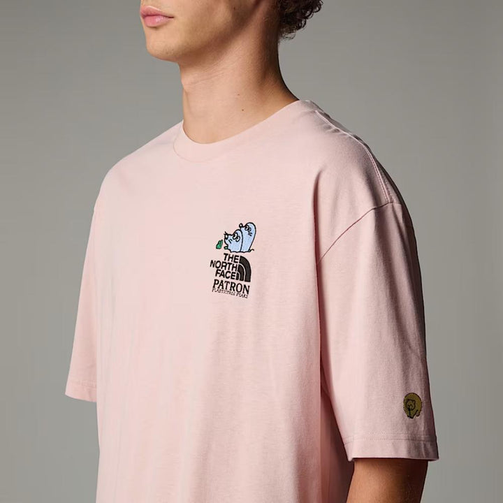 The North Face T-shirt Mountain Cleanup Oversized Uomo Pink Moss