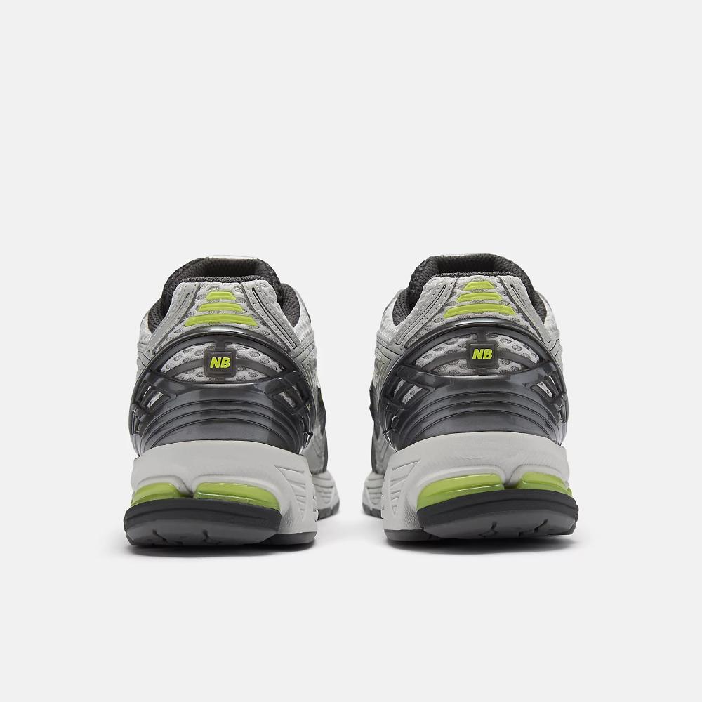 New Balance U1906R Light Silver Metallic con Alkaline Green