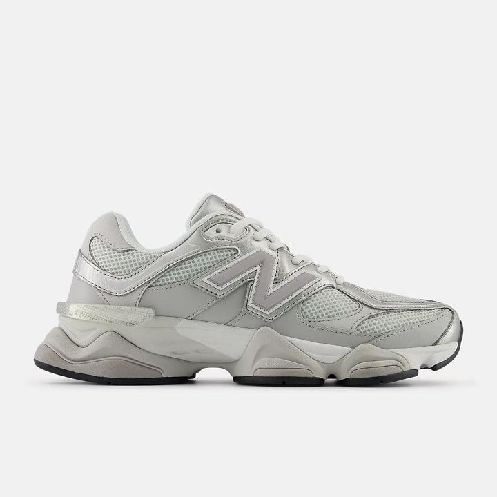 New Balance 9060 Scarpe Raincloud Con Truffle Salt